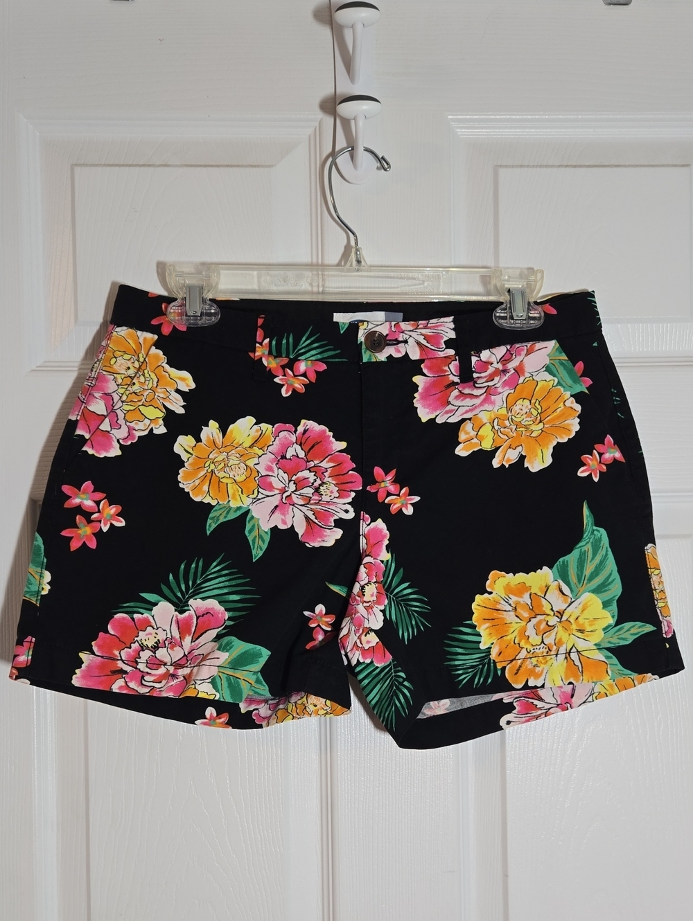 Old Navy Black Floral Tropical Print  Size 4 Shorts